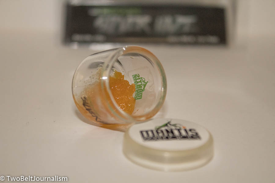 The KushKrew Recommends Picking Up A Gram Of Oregon Silver Haze From Mantis Extracts